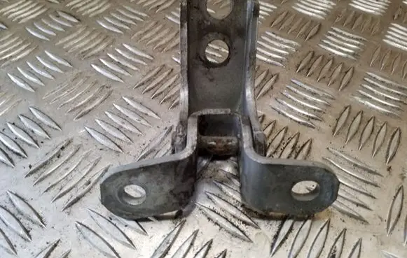 Toyota RAV 4 (XA20) Front door lower hinge 