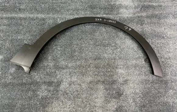 Suzuki SX4 S-Cross Front arch trim 77211-64R0 L707