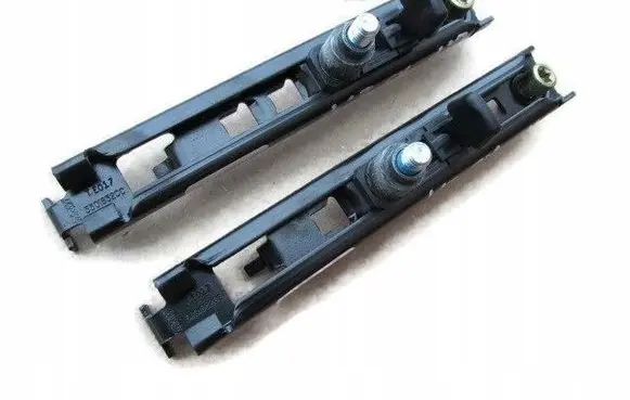 Jeep Cherokee III KJ Seat belt trim 
