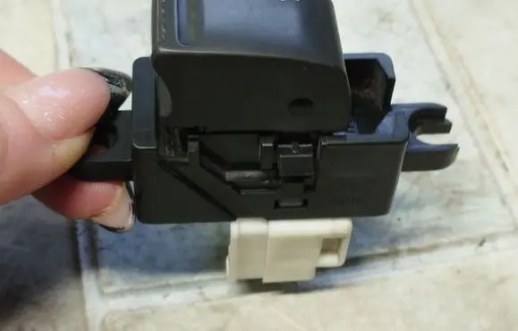 Nissan Almera Tino Electric window control switch 3606Z
