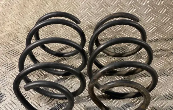 BMW 5 E60 E61 Front coil spring