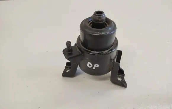 Mazda 6 Engine mount bracket