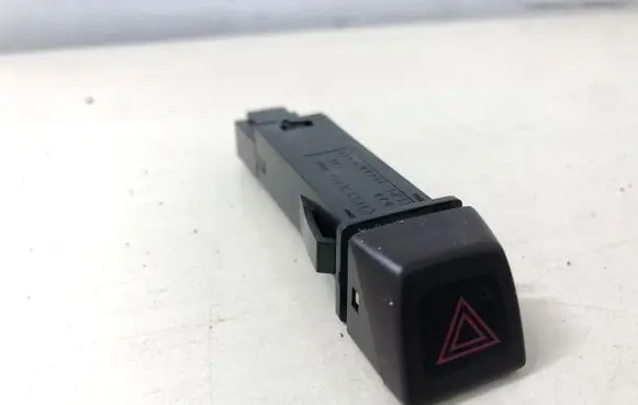 Volvo V50 Hazard light switch 30739296