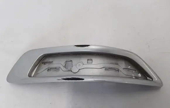 Rear bumper trim bar molding