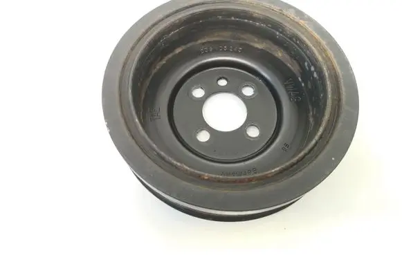 Volkswagen PASSAT B6 Crankshaft pulley 03G105243