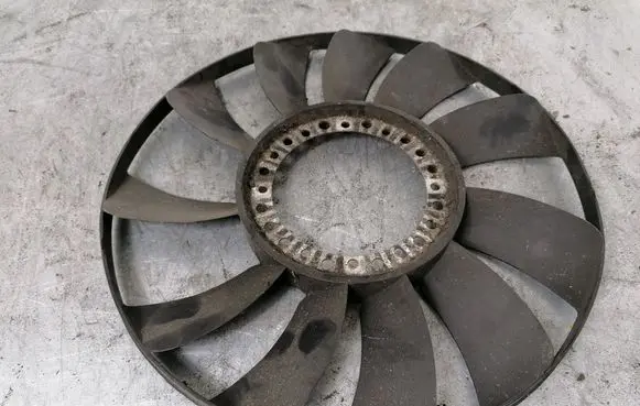 Audi A4 S4 B5 8D Fan impeller 058121301B