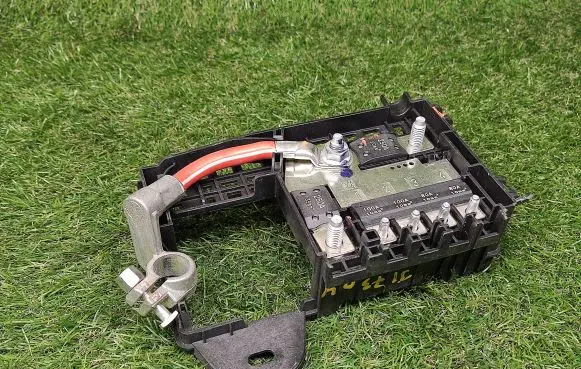 Chevrolet Cruze Fuse module 96889385