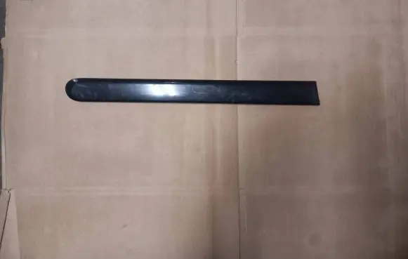 Rear fender molding trim