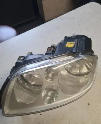 Volkswagen Touran I Headlight/headlamp 1T0941005D 0301205201