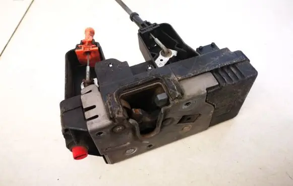 Opel Zafira A Rear door lock 24414135dt 24414135