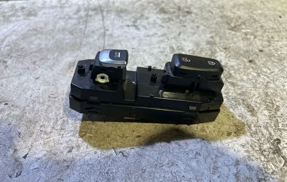 KIA Sportage Electric window control switch 93575F1570 190108C000023