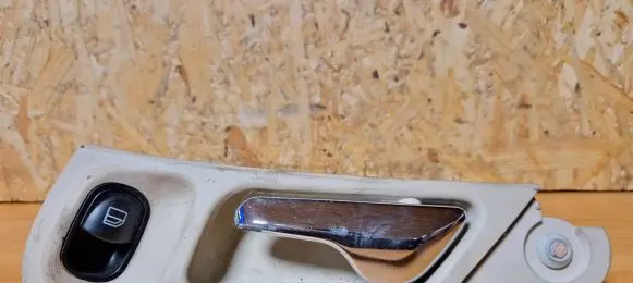 Mercedes-Benz E W211 Rear door interior handle A3184