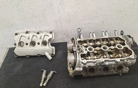 Audi A6 S6 C6 4F Engine head 06E103404A 06E103286 06E103472N