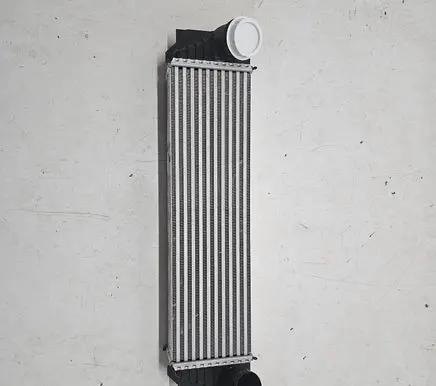 BMW 5 F10 F11 Intercooler radiator 757711502