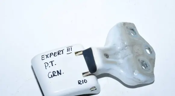 Peugeot Expert Loading door lower hinge 9811320580
