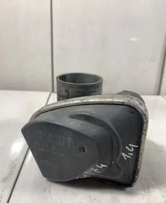 Volkswagen Golf IV Throttle valve 036133062N