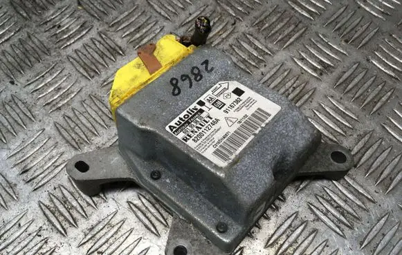 Renault Trafic II (X83) Airbag control unit/module 8200112746A 91167362 0316DH40871