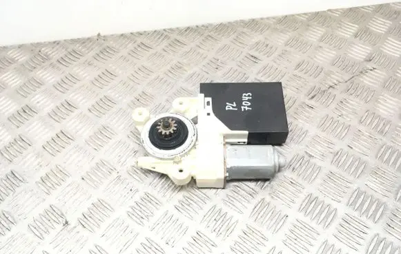 Volvo S40 Front door window regulator motor 30737679 5WK11514J 994580108