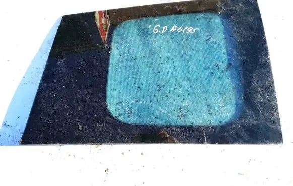 Mazda 5 Rear side window