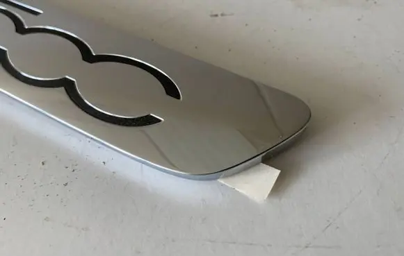 Manufacturer badge logo/emblem