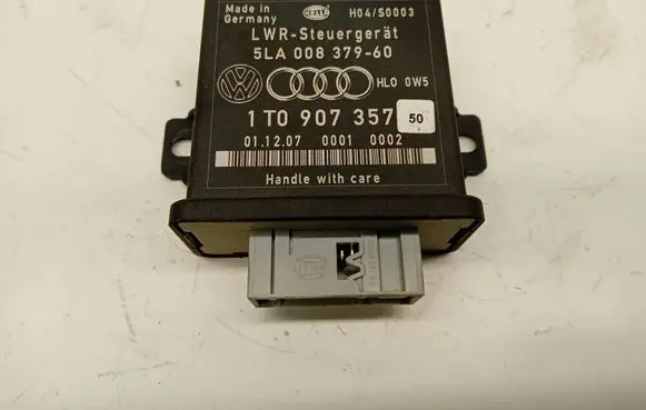 Volkswagen Golf V Light module LCM 5LA00837960 1T0907357