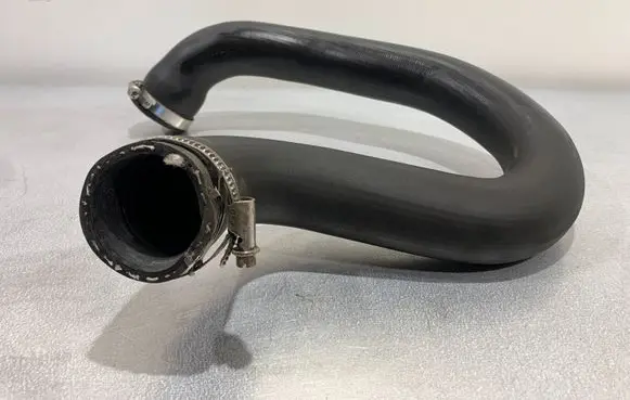 Peugeot 5008 Intercooler hose/pipe 9675873180