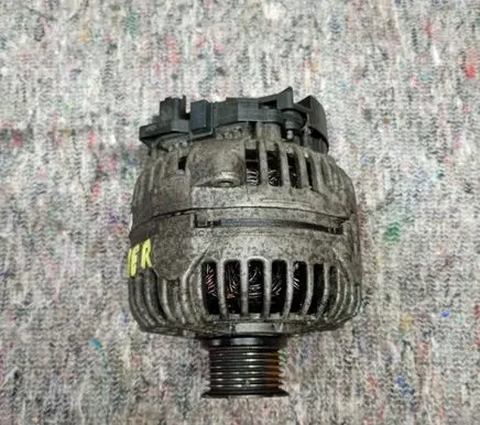 Renault Master II Generator/alternator Q5002043C