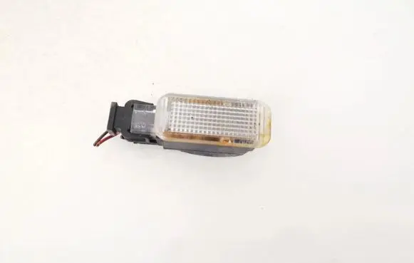 Volkswagen PASSAT B5 Other interior light 3b0947415b