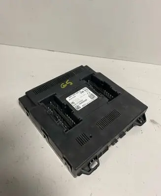 Skoda Fabia Mk2 (5J) Comfort/convenience module 6R7937087K 10090099