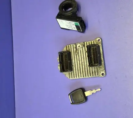Opel Zafira A Engine control unit/module ECU 55351703 5WK91721 S0100503