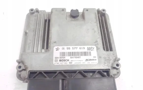 Opel Insignia A Engine control unit/module ECU 55577619