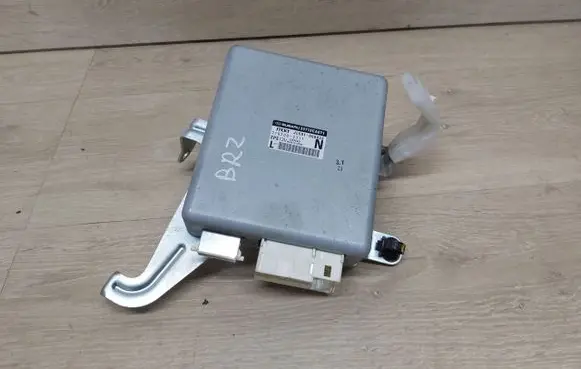 Toyota GT 86 Trunk lid opening control unit 34710CA071