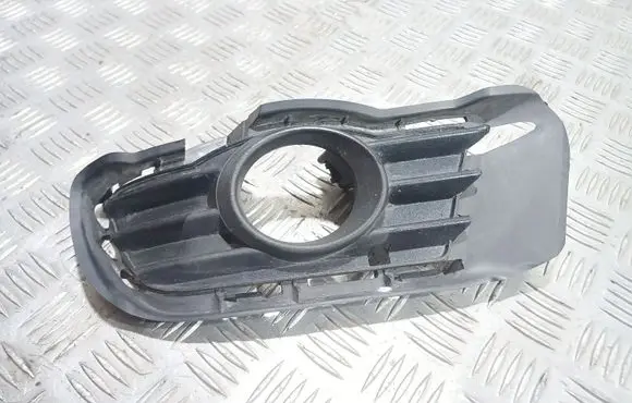 Mercedes-Benz C W204 Front bumper lower grill A2048850123
