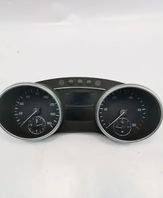 Mercedes-Benz GL X164 Speedometer (instrument cluster) A1645405047