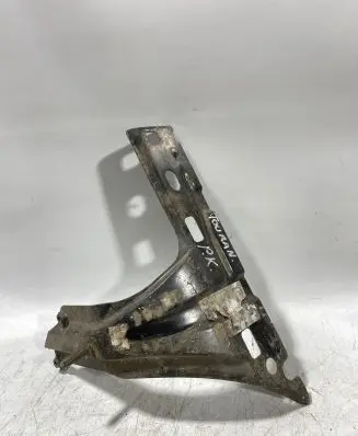 Volkswagen Touran I Front splash guards bracket 1t0821135