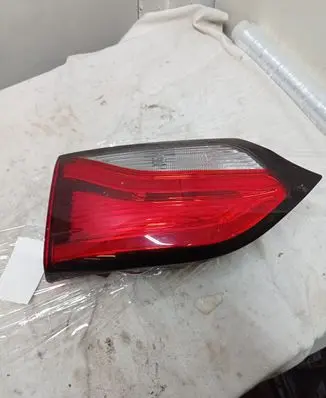 Chrysler Pacifica Tailgate rear/tail lights P68228940AE
