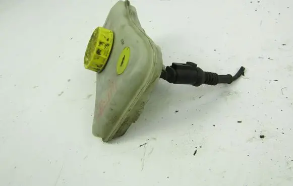 Audi A4 S4 B6 8E 8H Brake fluid reservoir 8E0611301F