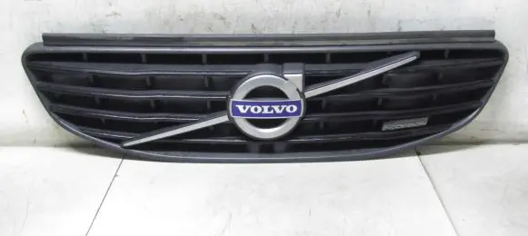 Volvo XC60 Front bumper upper radiator grill
