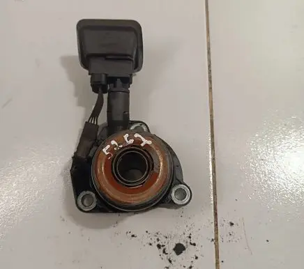 Citroen C4 II Clutch release bearing slave cylinder 1468930