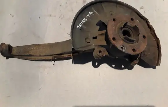 Volkswagen Touareg I Front wheel hub