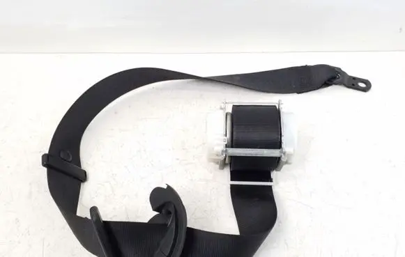 BMW X3 E83 Front seatbelt 34003070B