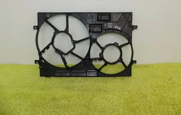 Skoda Octavia Mk4 Radiator cooling fan shroud 5na121207b 5na121205b