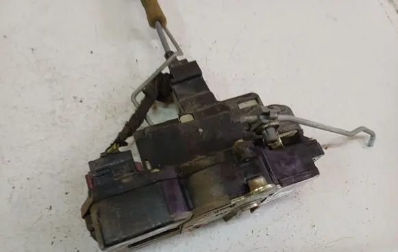 Opel Antara Rear door lock 