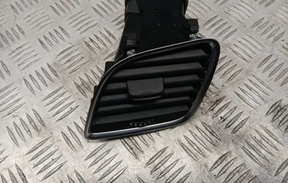 Audi Q3 8U Dashboard side air vent grill/cover trim 8U1820901B 8U1820901C