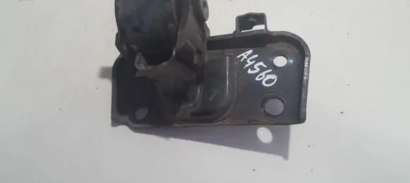 Toyota Auris 150 Engine mount bracket