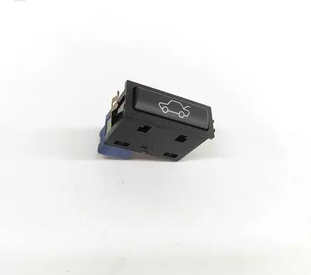 BMW 5 E39 Tailgate/boot open switch button 8365579