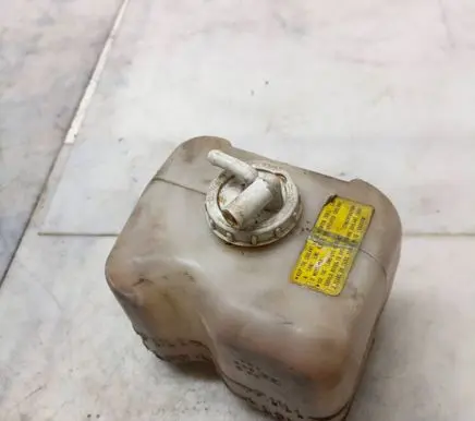 Mitsubishi Pajero Coolant expansion tank/reservoir