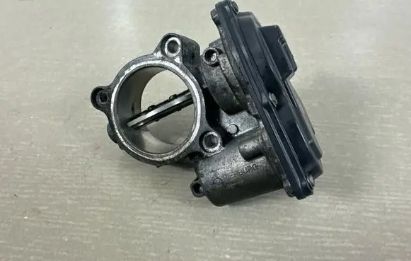 BMW 5 F10 F11 Throttle valve 7810752 10378517 50636903