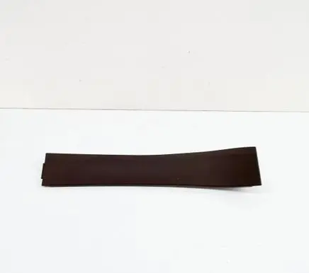 Dashboard glove box trim