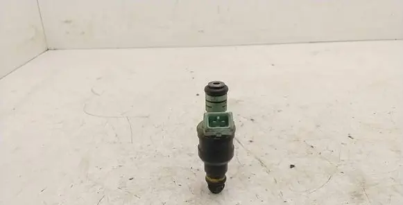 BMW 5 E39 Fuel injector 0280150415